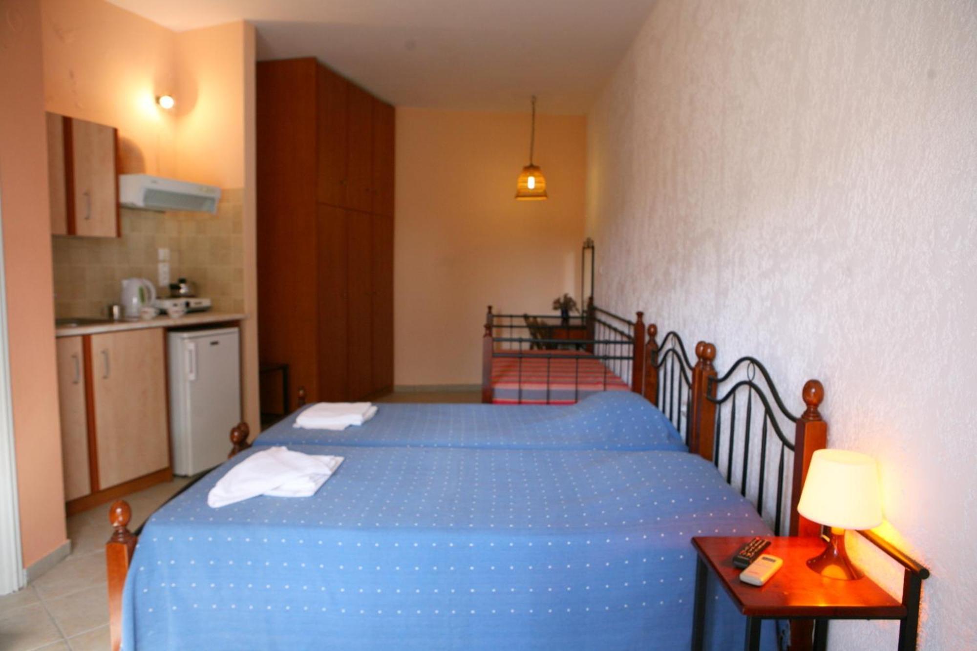 9 Musses Hotel Apartments Skala Mistegnon Cameră foto